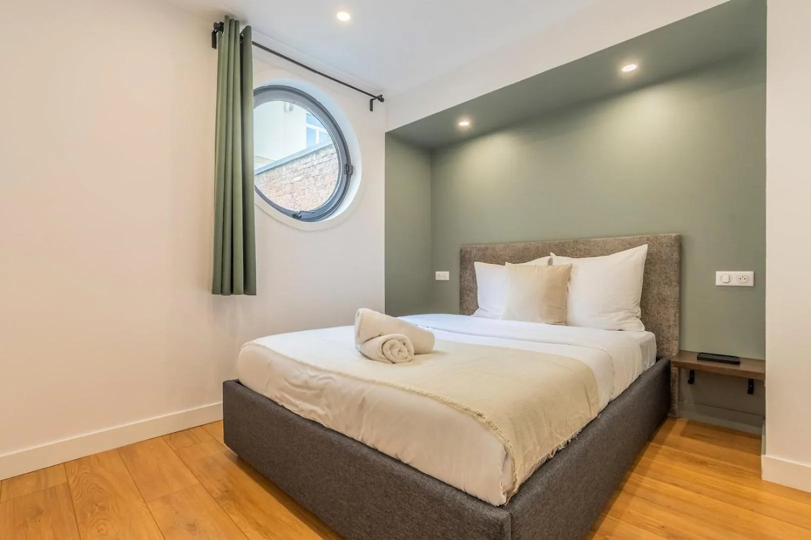 Apartment Appart 2 Chambres Proche Vieux Lille, Avec Parking France